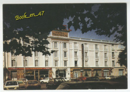 {87039} 56 Morbihan Lorient Hôtel Terminus De La Gare ; Bar Le Terminus ; Citroën DS CX Break , Renault R4 R12 ; Peugeot - Hotels & Gaststätten