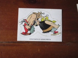 ASTERIX AUTOCOLLANT CETAUTOMATIX ET ORDRALPHABETIX LA VACHE QUI RIT - Astérix