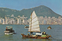 HONG KONG: Panorama Of Hong Kong - Sampan, Launch And Two Small Wala Wallas. - Chine (Hong Kong)