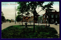 Ref 1638 - Early Postcard - The Green Stevenage - Hertfordshire - Hertfordshire