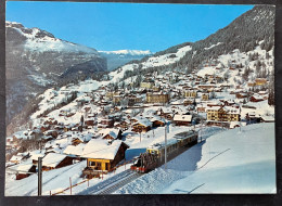 Wengen Mit Wengernalpbahn Im Winter - Wengen