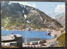 Grimsel-Passhöhe Mit Stausee. Reisebus - Gadmen 