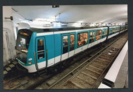 Photo-carte Moderne - Une Rame De Métro MF2000 à La Station "Porte De Pantin" Ligne 5 Du Métro De Paris - RATP - Métro