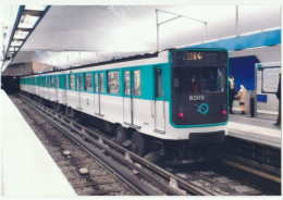 Photo-carte Moderne - Une Rame MP59 STIF à La Station "Chatelet" Ligne 11 Du Métro De Paris - RATP - Subway