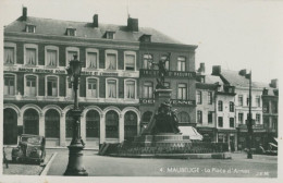 59 MAUBEUGE - La Place D'Armes - CPSM / TTB - Maubeuge