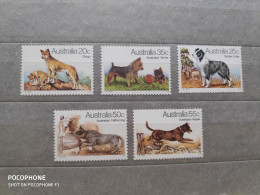 1980	Australia	Dogs (F83) - Nuovi