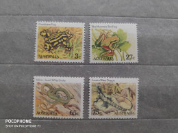 1982	Australia	Frogs Snakes (F83) - Ongebruikt