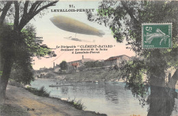 92-LEVALLOIS-PERRET- LE DIRIGEABLE " CLEMENT BAYARD " EVOLUANT AU DESSUS DE LA SEINE A LEVALLOIS-PERRET - Levallois Perret