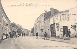 85-MAREUIL-SUR-LAY- L'HÔTEL DES VOYAGEURS E LA ROUTE DE LA ROCHE - Mareuil Sur Lay Dissais