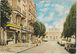 Val D ' Oise :  CORMEILLES  En  PARISIS :  Avenue  Maréchal  Foch Et La  Gare , Boucherie , Tabac - Cormeilles En Parisis