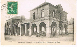 22  GOUAREC LES HALLES LES ECOLES 1920 - Gouarec