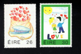 1990813658 1991 SCOTT 822 823 (XX) POSTFRIS MINT NEVER HINGED   - LOVE STAMPS - HEARTS - BOY GIRL KISSING - Ungebraucht