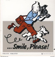 TINTIN : Autocollant SMILE PLEASE - Hergé