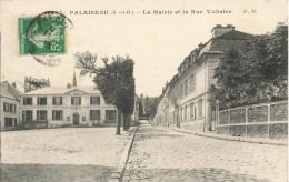 Palaiseau * Place De La Mairie Et La Rue Voltaire - Palaiseau