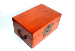 JOLI GRAND COFFRET, BOITE A THE, BIJOU, CIGARE / PETIT COFFRE En BOIS 25x17x12,5cm / ART DECORATIF (0603.16b) - Koffer