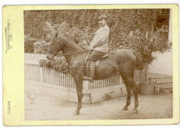BESZTERCE 1890. Ca. Hausler : Férfi, Lovon Szép Cabinet Fotó - Antiche (ante 1900)