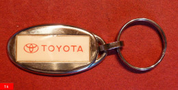 Porte Clé Toyota  Yven Automobiles 29600 Morlaix - Porte-clefs