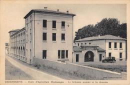 CPA 11 CARCASONNE / ECOLE D'AGRICULTURE CHARLEMAGNE / LE BATIMENT SCOLAIRE ET LA DIRECTION - Carcassonne