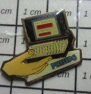 2322 Pin's Pins / Beau Et Rare / INFORMATIQUE / MICRO ORDINATEUR PC PHILIPS PORTABLE - Informatica