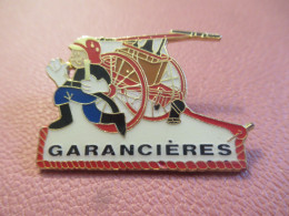 Insigne Sapeurs-Pompiers/commune De Garancières/Yvelines / Ile De France/Vers 1980-1990           INS222 - Bomberos