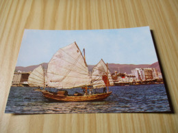 Hong Kong - Chinese Junk With The Background Of Modern Buildings Being The Tourist Centre In Kowloon. - China (Hong Kong)