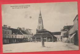 45 - BEAUNE LA ROLANDE-----La Place De La Halle - Beaune-la-Rolande