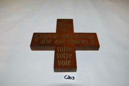 C203 Croix En Bois - Notre Seigneur - Objet Religieux - Art Religieux