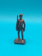 Figurine En Métal Kinder - Série Les Britanniques De 1770 - Officier Commissionnaire GB 1783  - Finition Cuivre - Figurillas En Metal