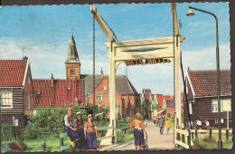 Marken - Meisjes In Klederdracht Bij Ophaalbrug - Stempel 1961 - Marken