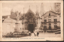 Maastricht - Groepje Kinderen Bij De Ingang St Servaaskerk Met H. Hart Monument. 1927 - Geanimeerd - Maastricht