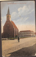 Egmond Aan Zee - N.H. Kerk - Voorstraat Met Wandelaar - Rond 1915 - Egmond Aan Zee