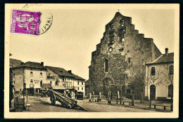 A69  FRANCE CPA FORMIGUERES - LA PLACE , EGLISE ROMANE - Collections & Lots