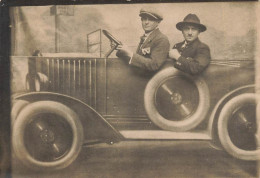 Surréalisme * PHOTO Photo Montage * Hommes Voiture Automobile Ancienne * Photographie Photographe - Fotografia