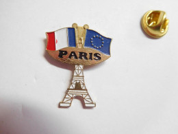 Beau Pin's , Ville De Paris , Tour Eiffel , Drapeaux France - CEE - Städte