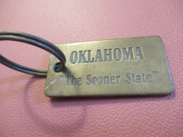 Porte-clé Ancien/Etat / OKLAHOMA/ " The  Sooner State "/ U S A /Drapeau De L'Etat/ Vers 1950-1960           POC760 - Key-rings