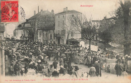 Issoire * Place , Quartier Du Pont Un Jour De Marché * Foire Marchands - Issoire