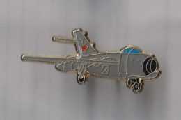 PIN'S METAL  THEME AVION   BOMBARDIER - Avions