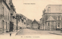 Le Mont Dore * La Grande Rue * Confiseur GLUZEL - Le Mont Dore