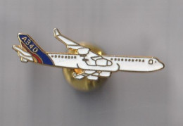 PIN'S  THEME AVION AIRBUS A340 - Avions