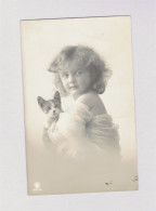 XB1240 JEUNE FILLE, ENFANT, GIRL FAMOUS MODEL CANDICE ASHTON WITH HER PUSSYCAT RPPC - Abbildungen