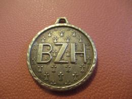 Porte-Clé Ancien/Bretagne/Régionalisme/BZH/ Breizh-Bretagne / Avec Hermines Et Drapeau Breton / Vers 1960    POC762 - Key-rings