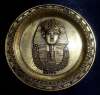 Your Wooden Desc Deserve To Have Such A Piece Of The Pharaonic Art, Hand Carving Bronze Dish , 144 Gm, D 11.5, Darfa - Arqueología