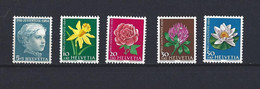 Suisse: 738/ 742 * - Unused Stamps