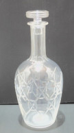 -JOLIE ANCIENNE CARAFE CRISTAL BACCARAT Avec Son Bouchon Au N° Décor INTAILLE    E - Glass & Crystal