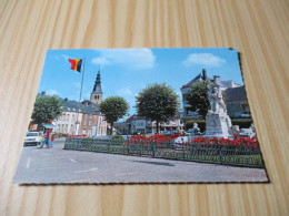 Florenville (Belgique).Place Albert I Et Monument Aux Morts. - Florenville