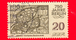 GERMANIA - DDR - Usato - 1986 - 750 Anni Di Berlino - Porta Della Città - Mappa (fino Al 1648) - 20 - Gebraucht