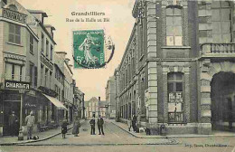 60 - Grandvilliers - Rue De La Halle Au Blé - Animée - CPA - Voir Scans Recto-Verso - Grandvilliers