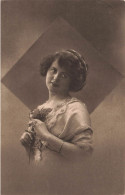 FANTAISIES - Femme - Rose - Carte Postale Ancienne - Women