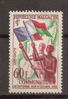 MADAGASCAR NEUF AVEC TRACE DE CHARNIERE - Madagascar (1960-...)