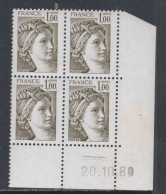 France N°2057  Type Sabine : 1,00 F Olive En Bloc De 4 Coin Daté  Du  20 . 10 . 80 ; 2 Traits, Sans Charnière TB - 1970-1979